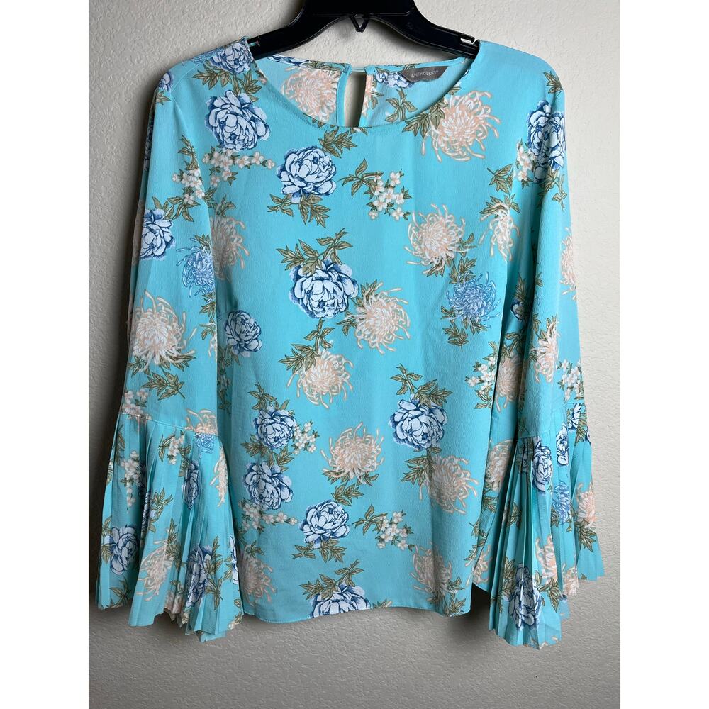 Anthology | Women's 16 Blue Flower Top Pleated Sleeve